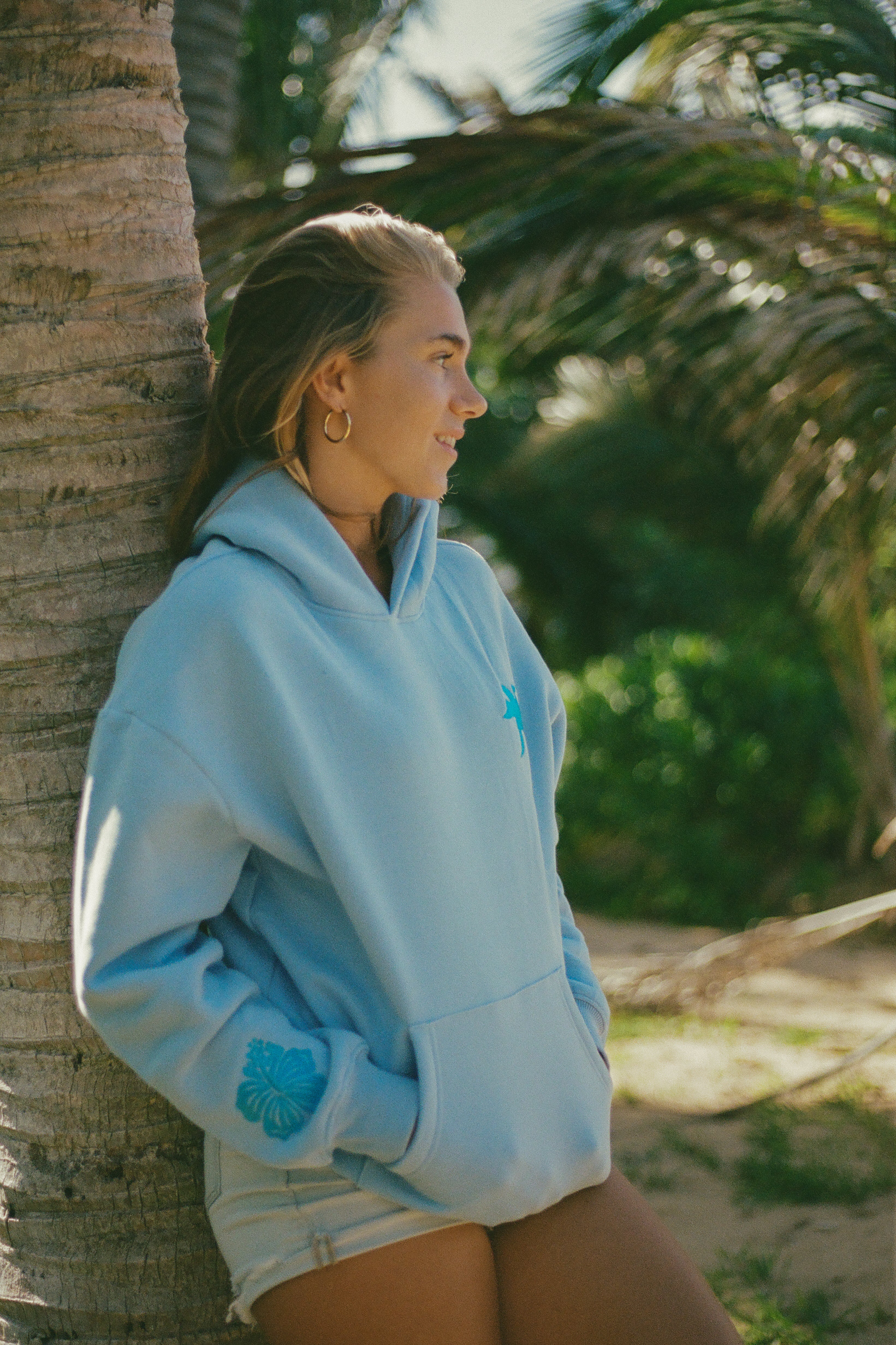 Everything Comes in Waves” Hoodie in Blue – Pink Palm Puff