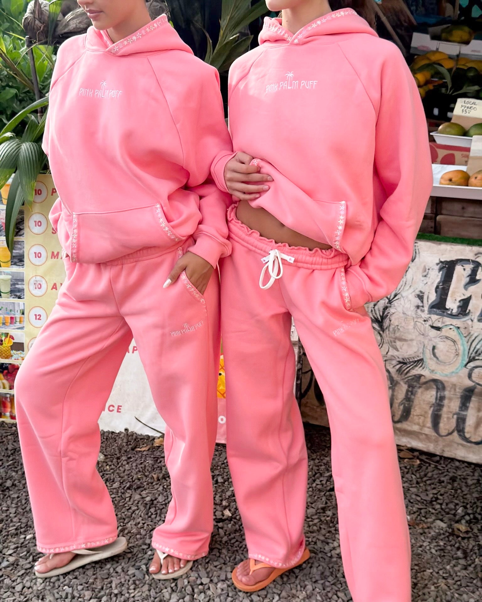 matching coral pink set, with pink palm puff pattern border